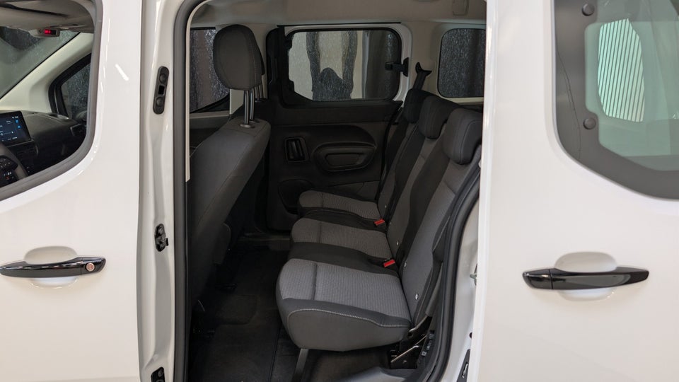 Toyota ProAce City Verso 50 Medium Family 5d
