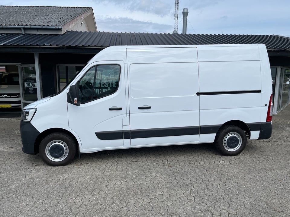 Renault Master IV T33 2,3 dCi 150 L2H2 Kassevogn