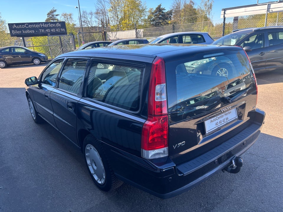 Volvo V70 2,4 140 Momentum 5d