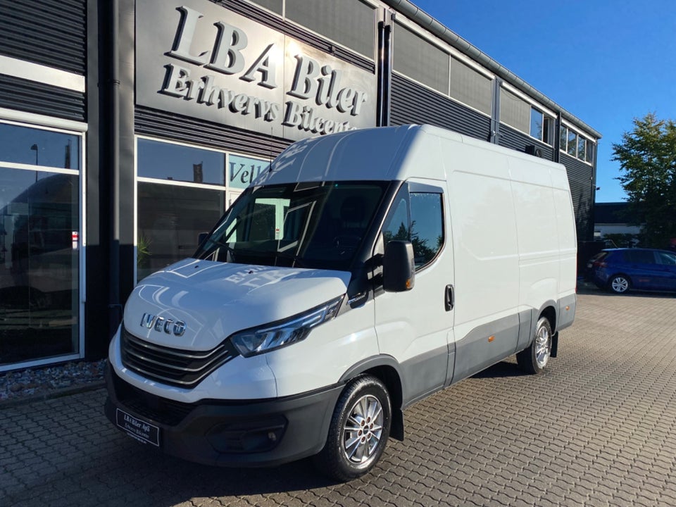 Iveco Daily 3,0 35C18 13,4m³ Van AG8