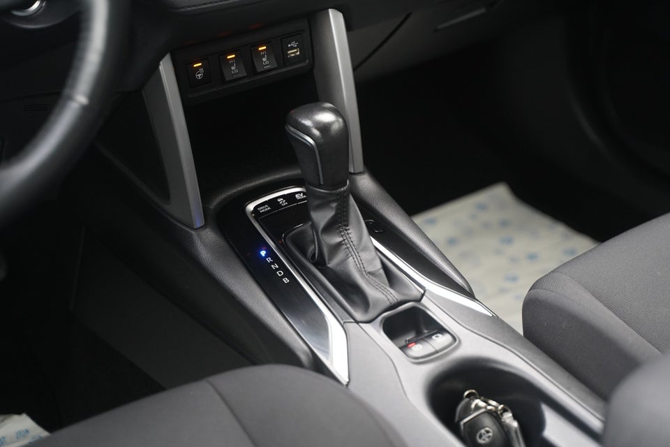 Toyota Corolla Cross 2,0 Hybrid Active CVT 5d