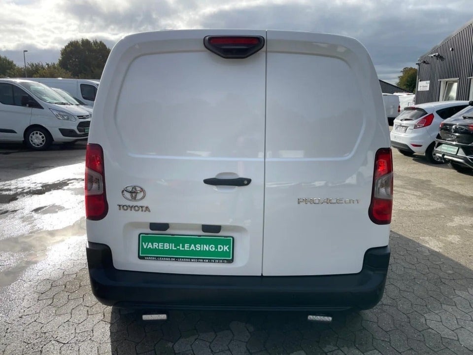 Toyota ProAce City 1,5 D 102 Medium Comfort 6d