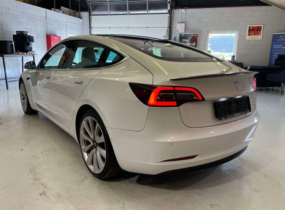 Tesla Model 3 Performance AWD 4d