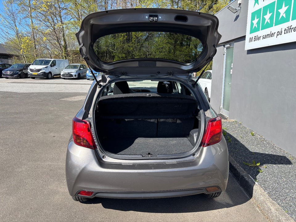 Toyota Yaris 1,5 Hybrid H1 e-CVT 5d