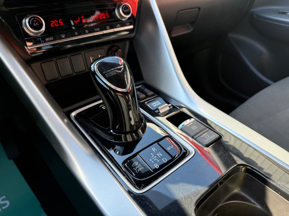 Mitsubishi Eclipse Cross 2,4 PHEV Intense CVT 4WD 5d