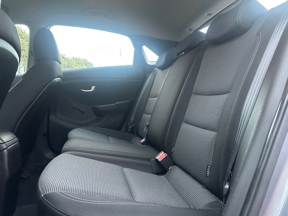 Hyundai i30 1,6 CRDi 110 Comfort Eco 5d