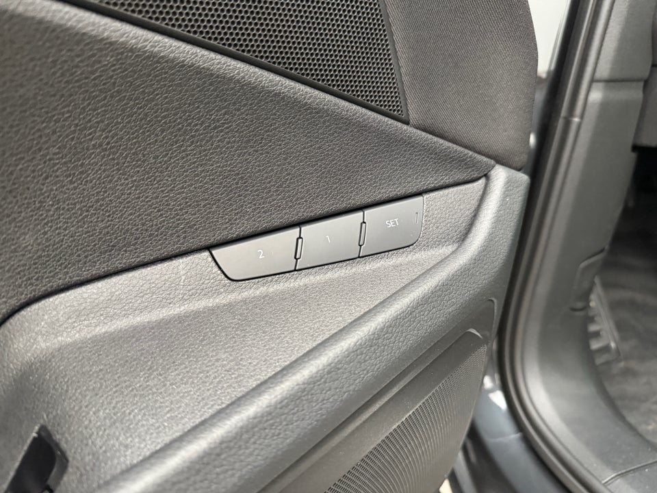 Audi e-tron 55 quattro 5d