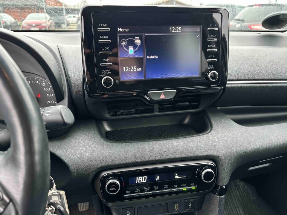 Toyota Yaris 1,5 Hybrid H3 e-CVT 5d