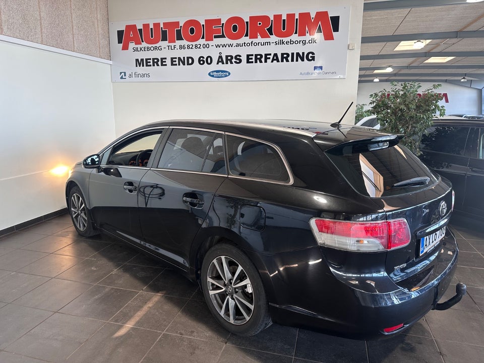 Toyota Avensis 2,0 D-4D T2 stc. 5d