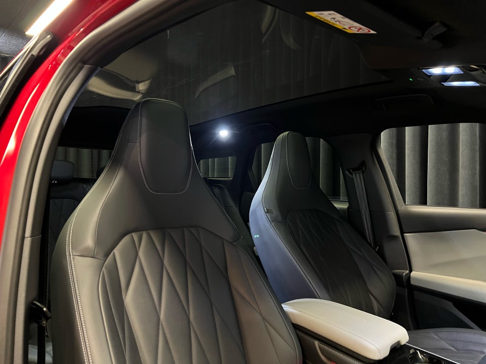 Ford Explorer 77 Premium Extended Range 5d