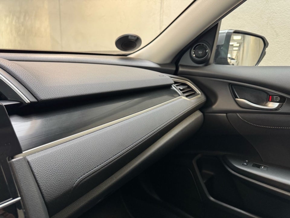 Honda Civic 1,5 VTEC Turbo Elegance CVT 4d