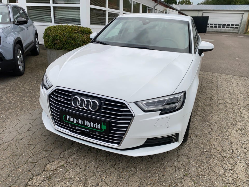 Audi A3 1,4 e-tron Sportback S-tr. 5d