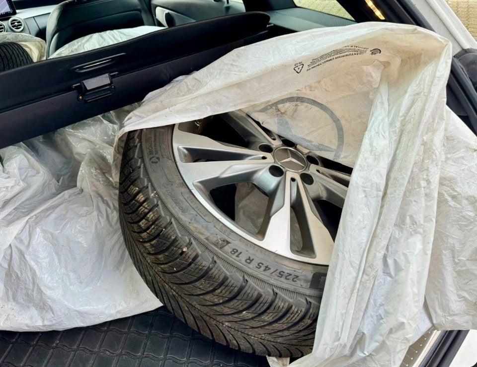 Mercedes C220 d 2,0 AMG Line stc. aut. 5d