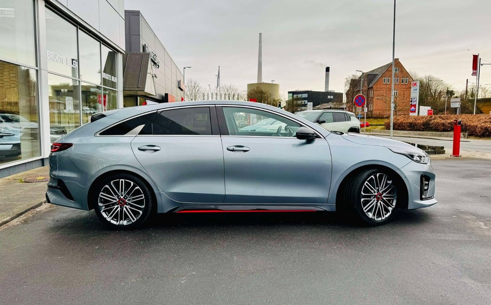 Kia ProCeed 1,6 T-GDi GT DCT 5d