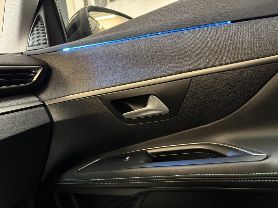 Peugeot 3008 1,6 Hybrid First Selection EAT8 5d