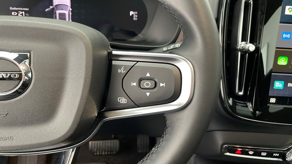 Volvo EX40 Extended Range Black Edition 5d