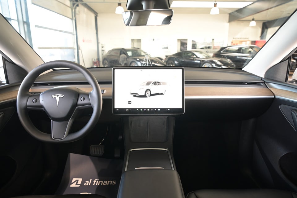Tesla Model Y Long Range AWD 5d