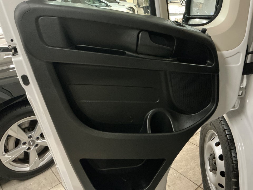 Fiat Ducato 35 Maxi 2,2 MJT 140 Kassevogn L2H2 Pro aut.