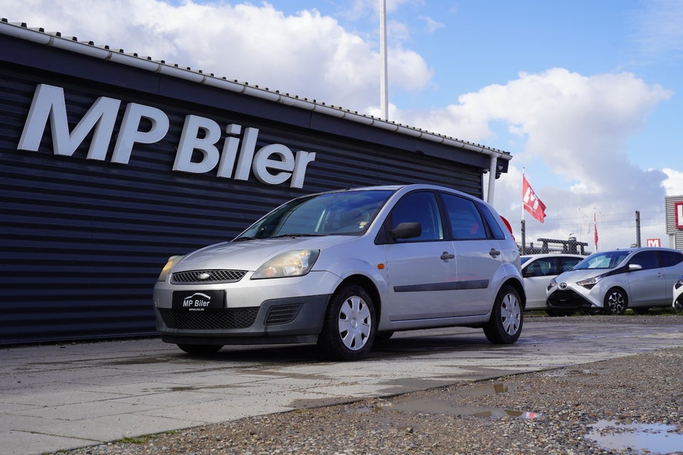 Ford Fiesta 1,4 Ambiente 5d