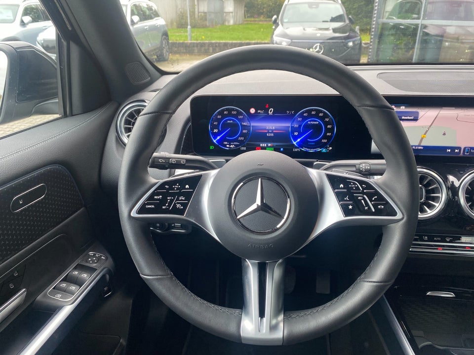 Mercedes EQB250+ Progressive 5d
