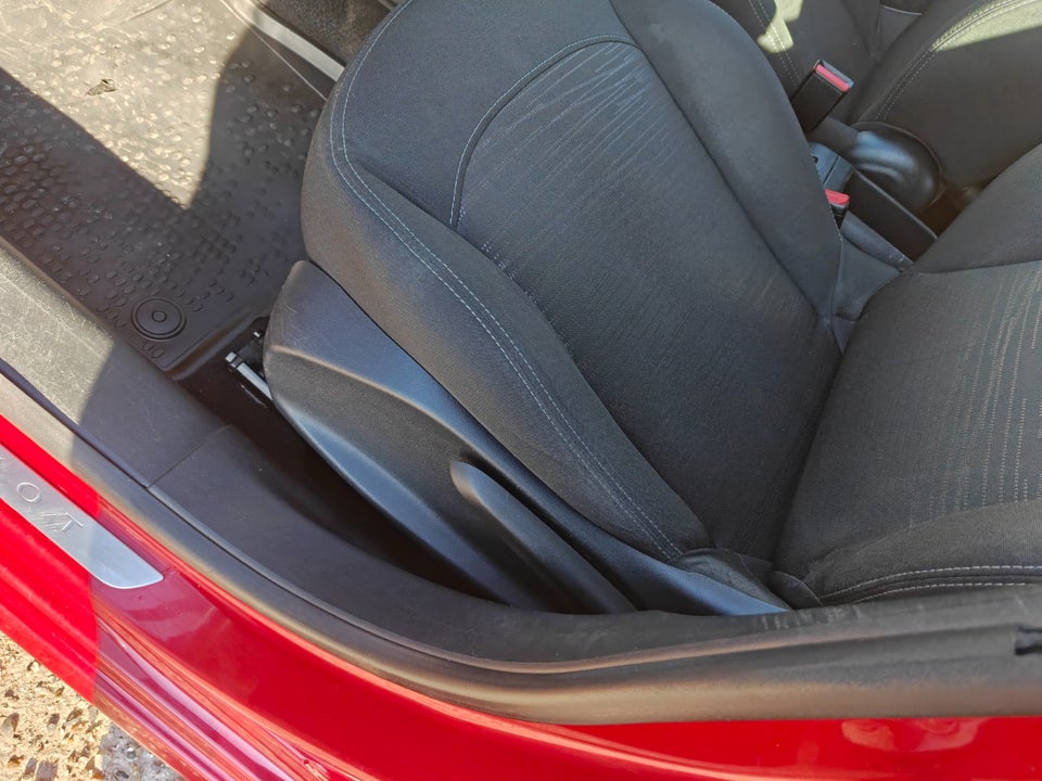 Peugeot 208 1,0 VTi Active 5d