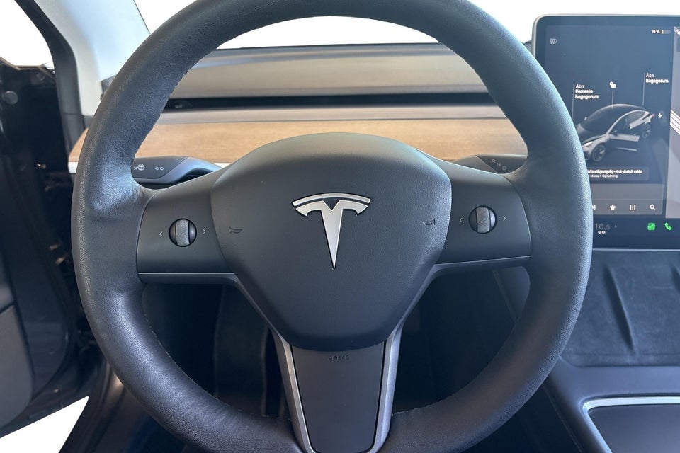 Tesla Model 3 Standard Range+ RWD 4d