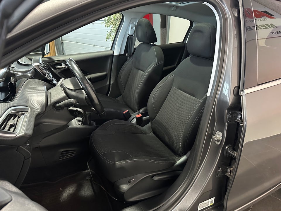 Peugeot 208 1,6 BlueHDi 100 Allure Sky 5d