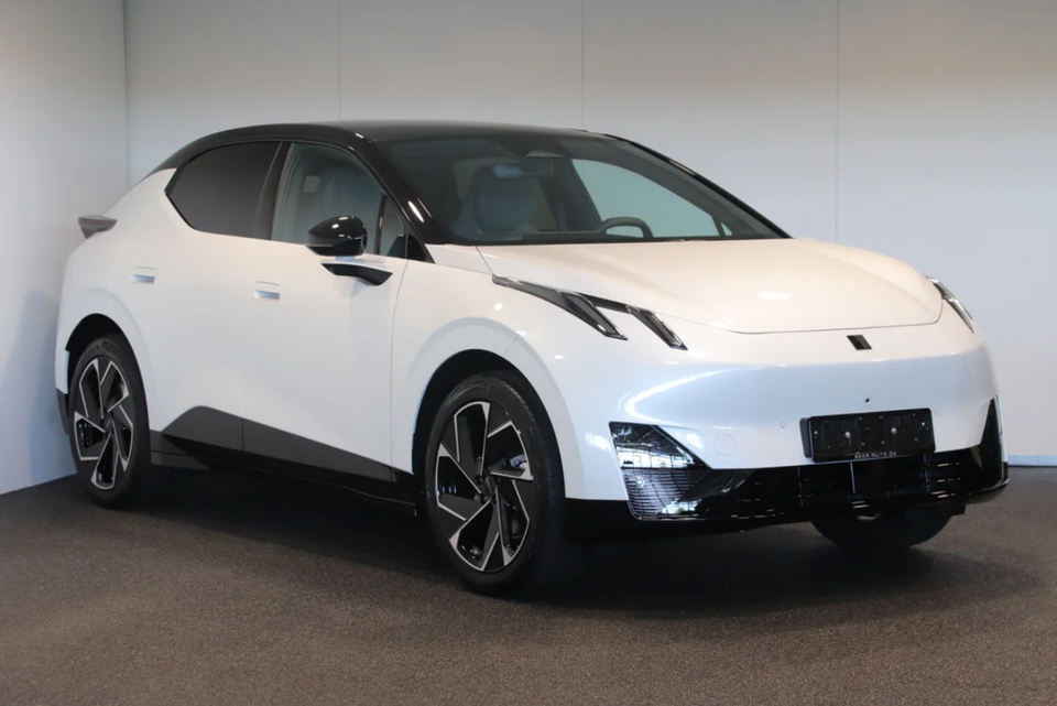 Lynk & Co 02 More 5d