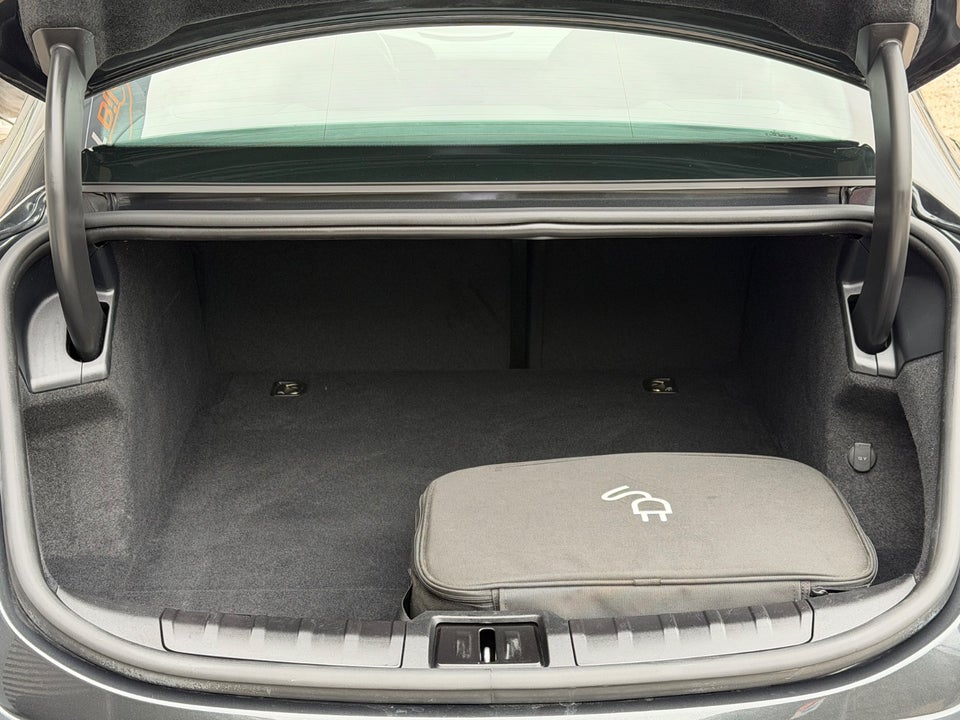 Porsche Taycan 4d