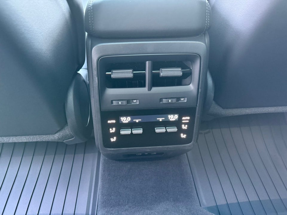Porsche Macan 4 5d