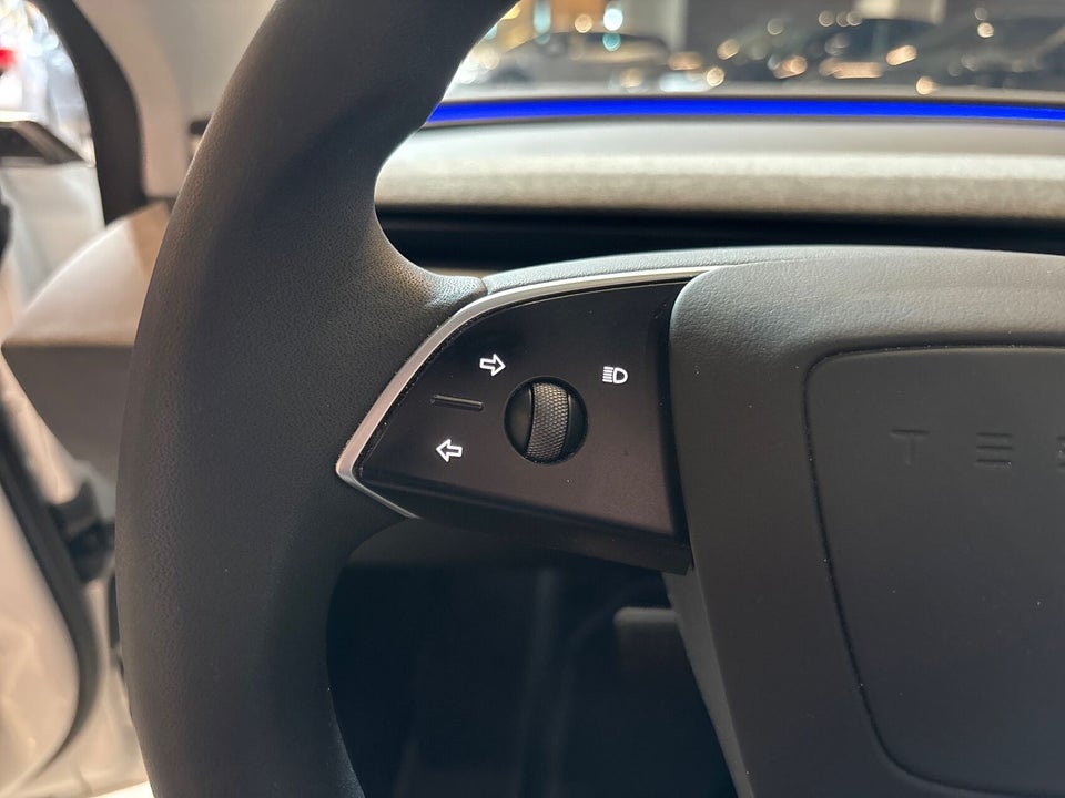 Tesla Model 3 RWD 4d