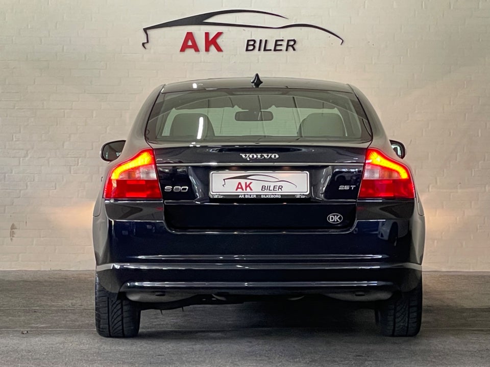 Volvo S80 2,5 T Momentum aut. 4d