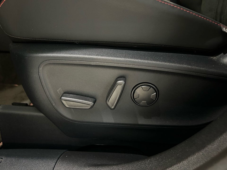 Ford Kuga 2,5 PHEV ST-Line X CVT 5d