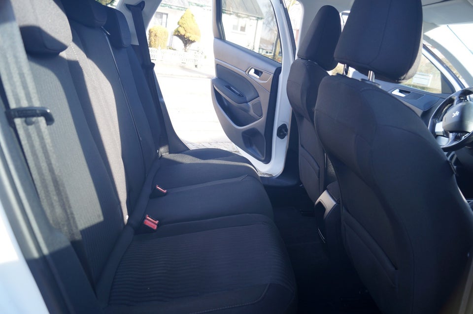 Peugeot 308 1,2 e-THP 110 Active SW 5d