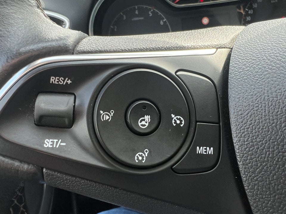 Opel Crossland 1,2 First Edition 5d