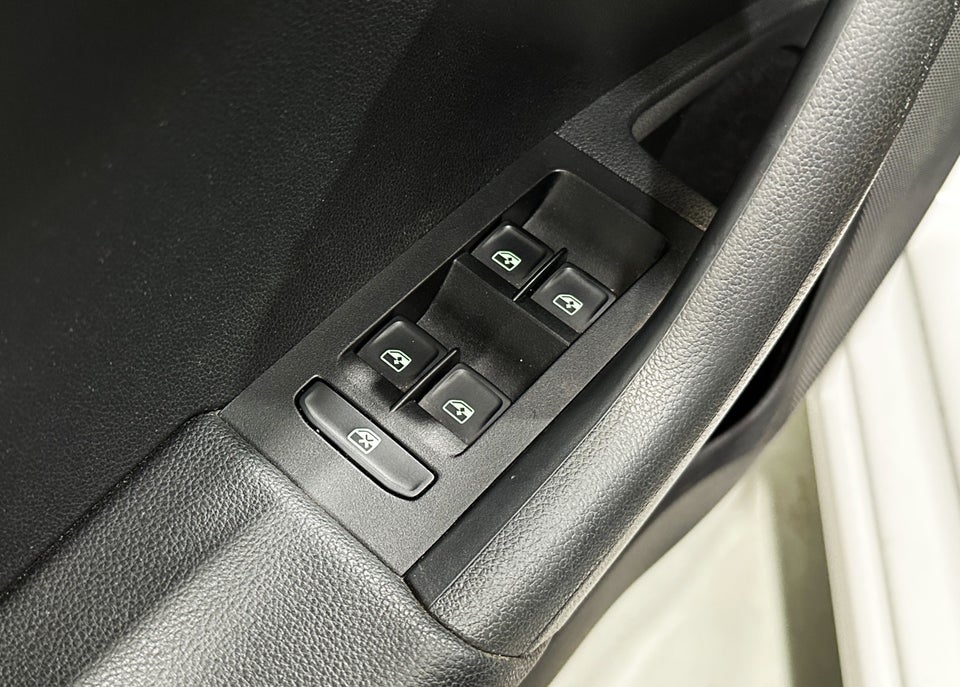 Skoda Octavia 1,6 TDi 110 Style DSG 5d