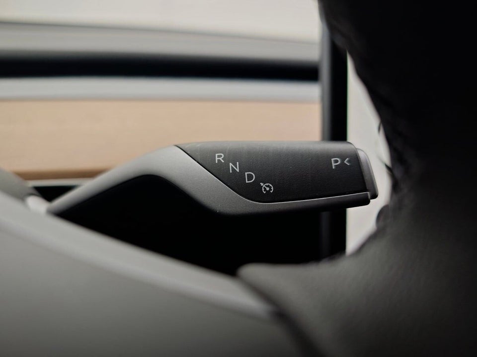 Tesla Model Y Long Range AWD 5d