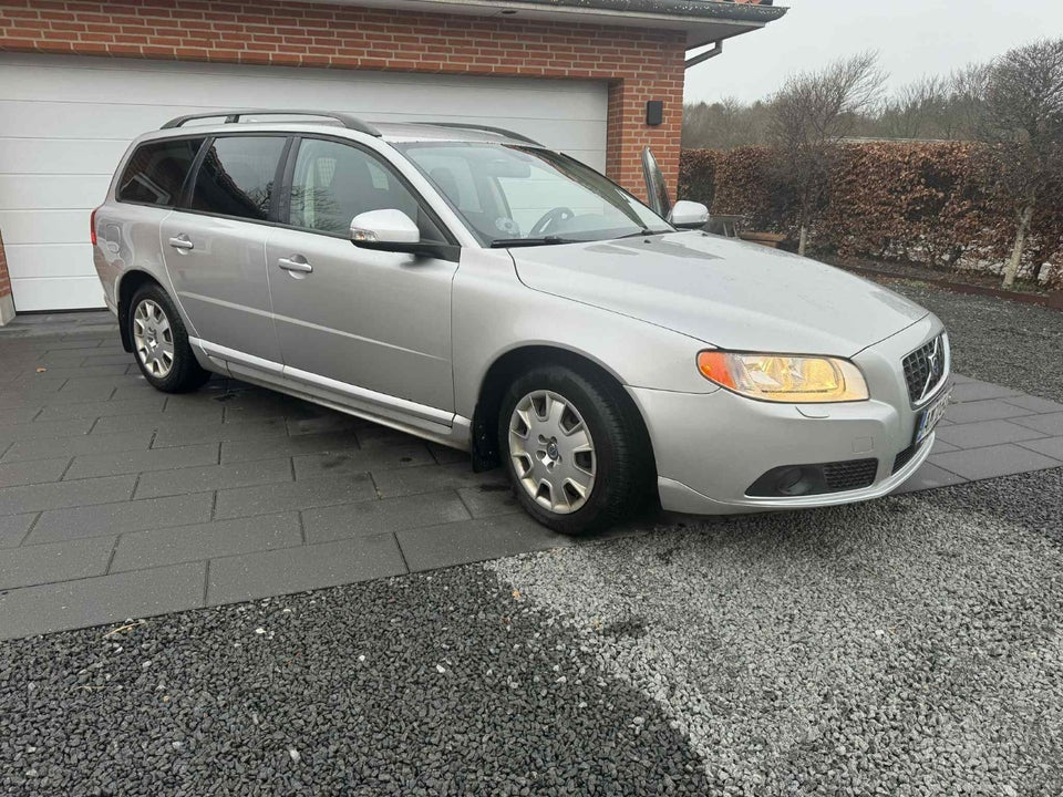 Volvo V70 2,4 D 163 Momentum aut. 5d
