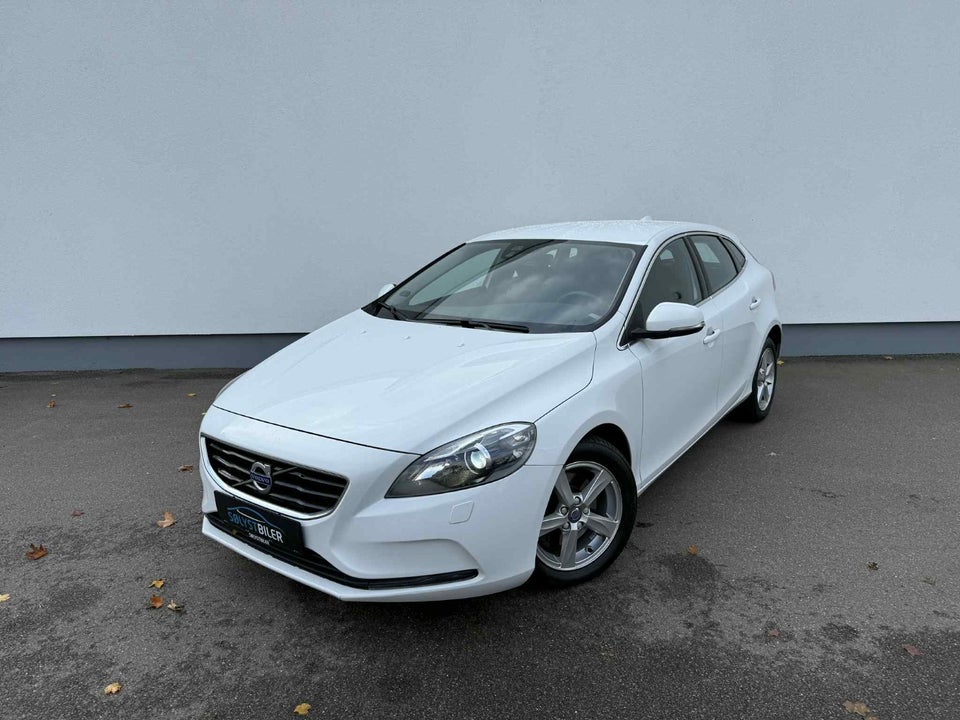 Volvo V40 2,0 D2 120 Momentum 5d