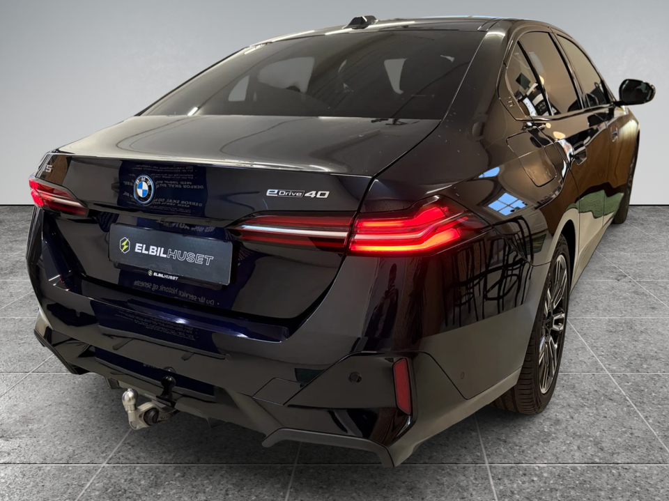 BMW i5 eDrive40 M-Sport 4d