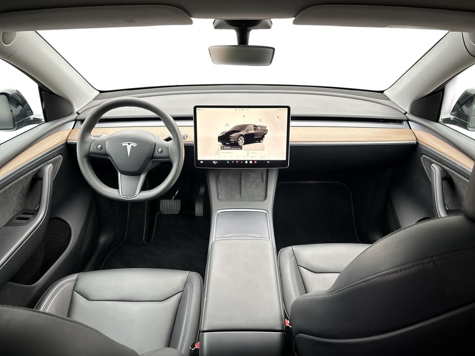 Tesla Model Y Long Range AWD 5d