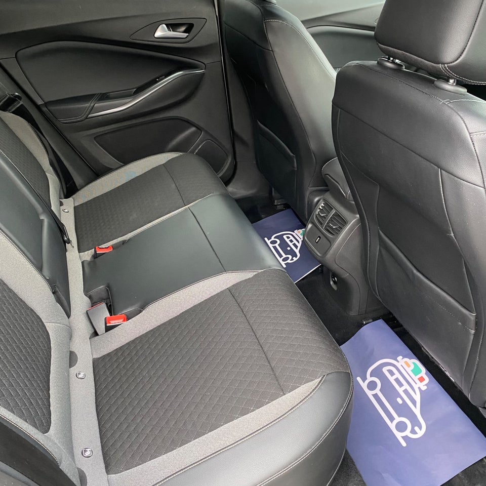 Opel Grandland X 1,6 Hybrid4 Exclusive aut. 5d