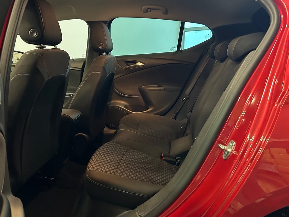 Opel Astra 1,5 D 105 Elegance 5d