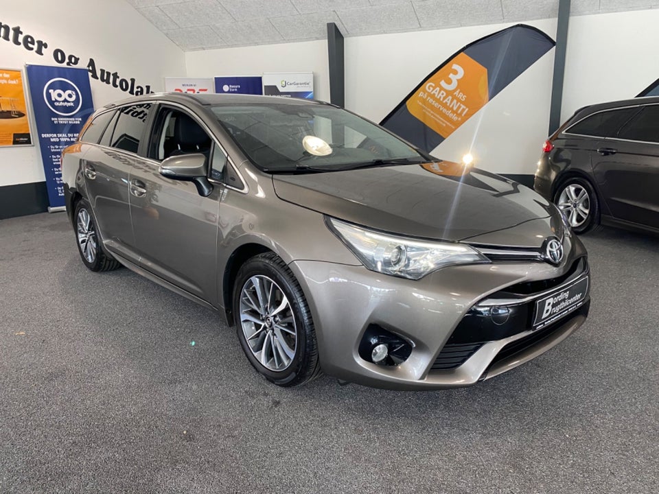 Toyota Avensis 1,8 VVT-i T2 Premium Touring Sports 5d