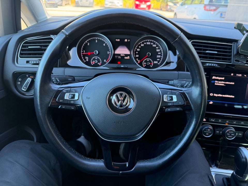 VW Golf VII 2,0 TDi 150 Highline Variant DSG 5d
