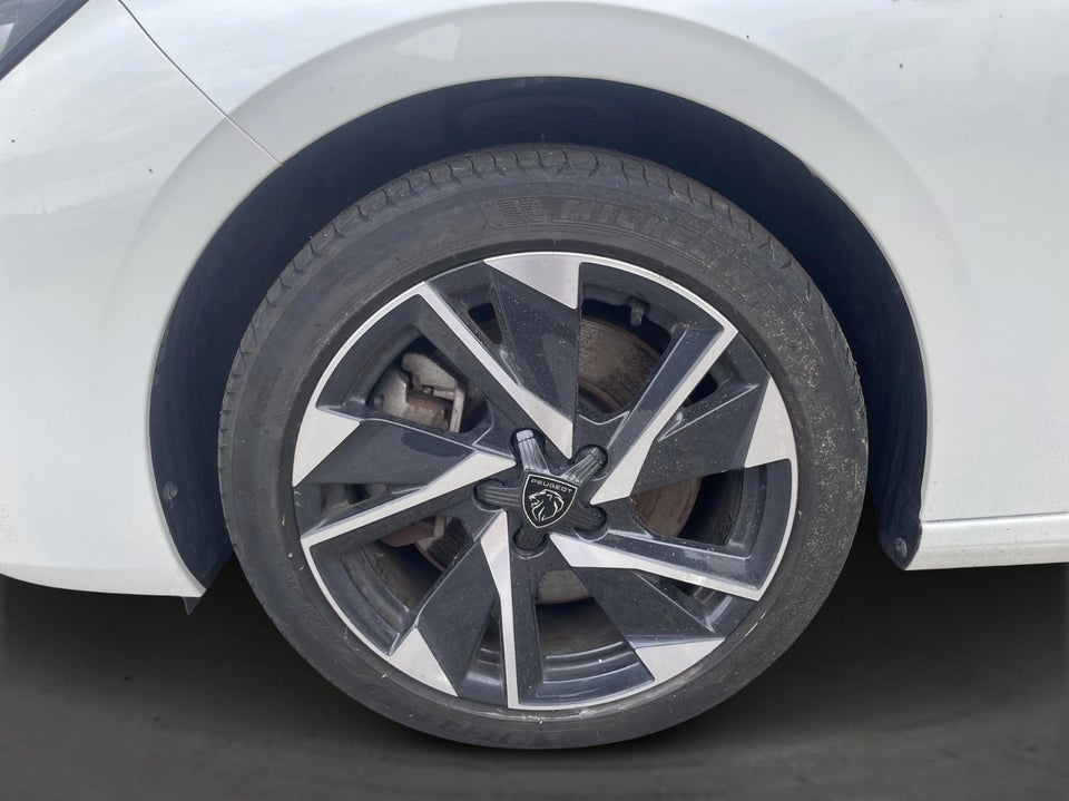 Peugeot 308 1,6 Hybrid First Selection+ EAT8 5d