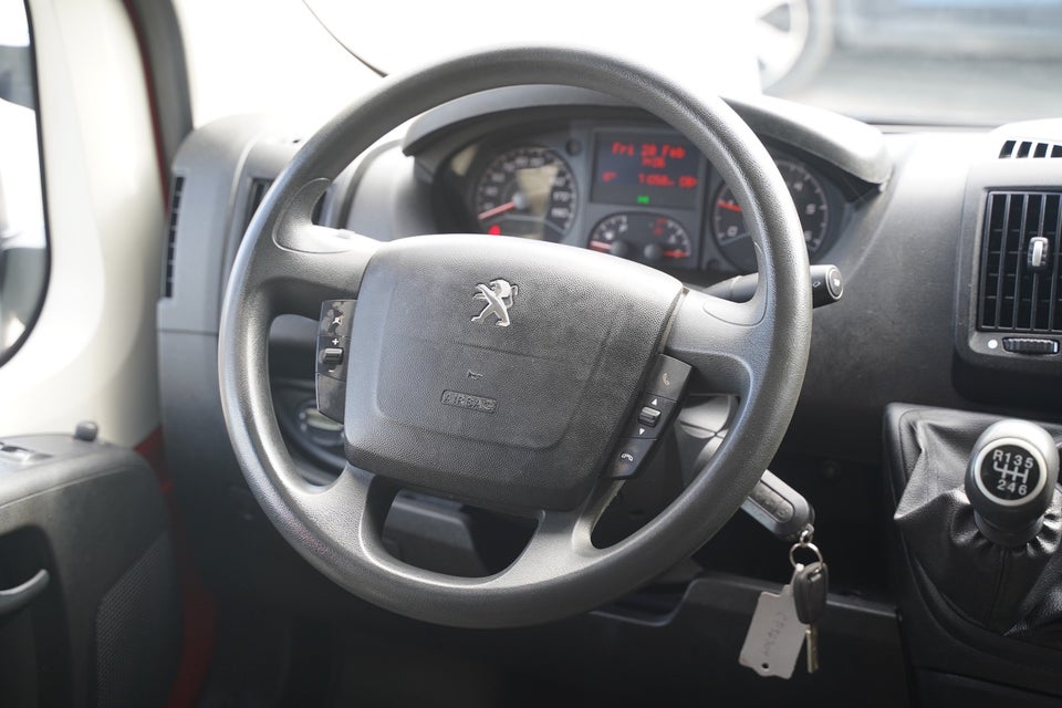 Peugeot Boxer 330 2,0 BlueHDi 130 L2H2