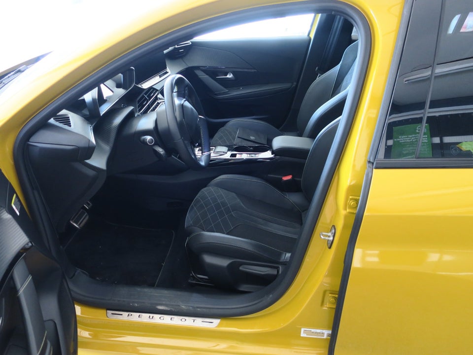 Peugeot e-208 50 GT Sky 5d