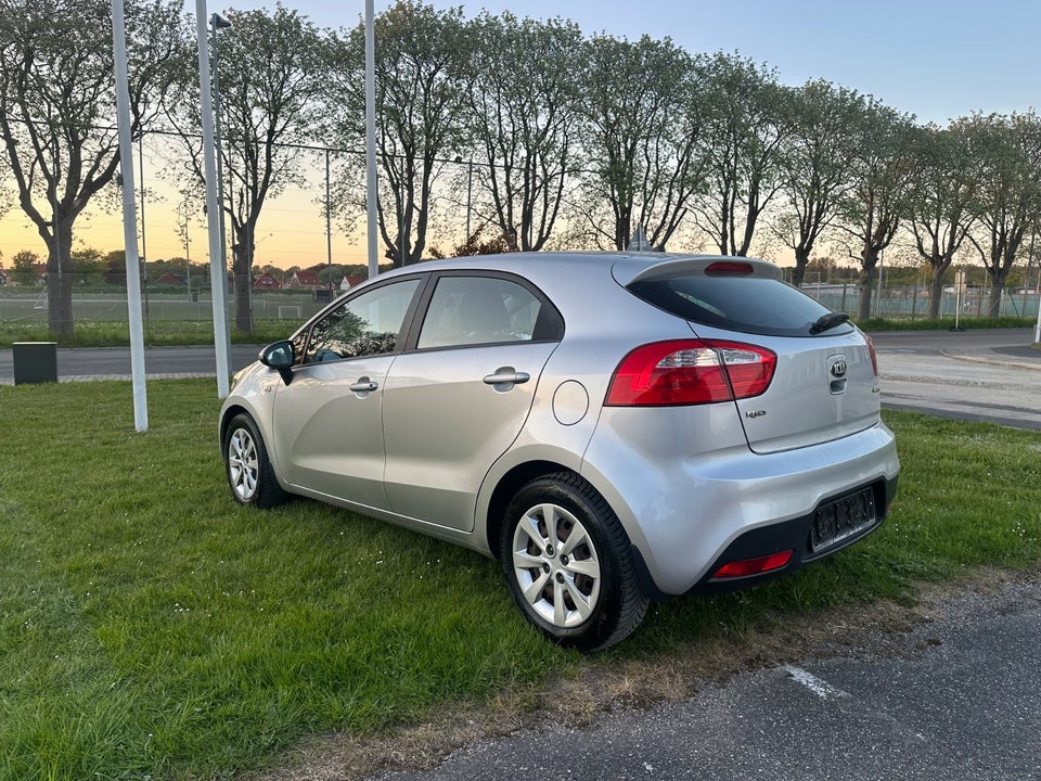 Kia Rio 1,2 CVVT Style+ 5d