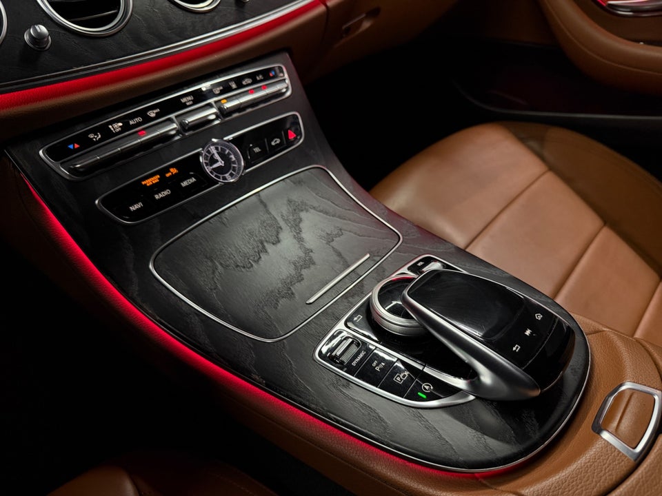 Mercedes E220 d 2,0 AMG Line stc. aut. 4Matic 5d